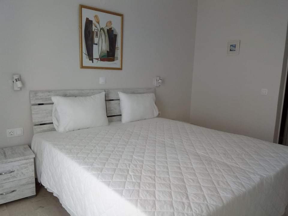 Mare Monte Hotel Иос Хора Екстериор снимка