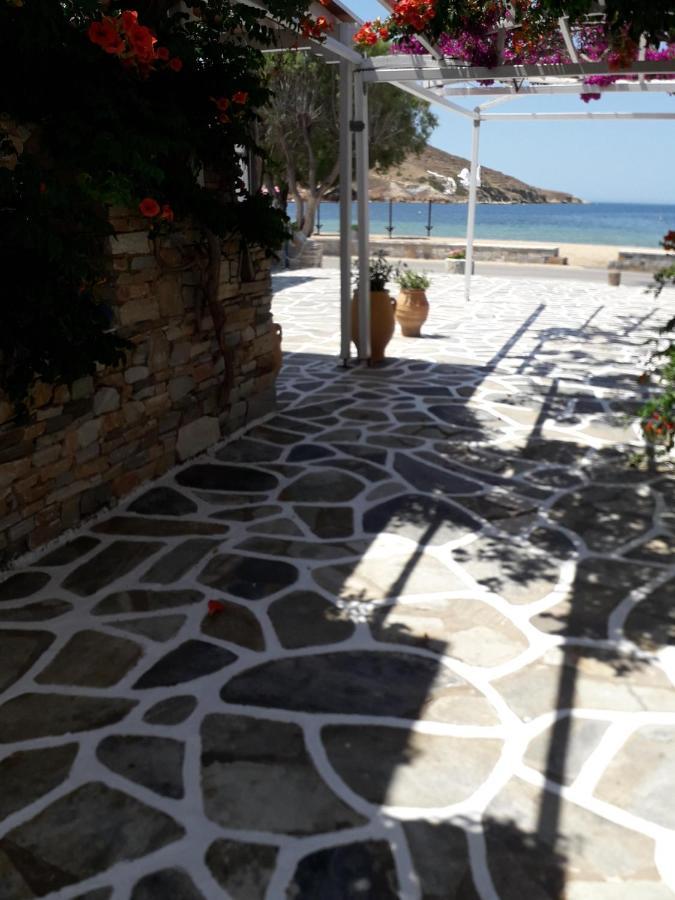Mare Monte Hotel Иос Хора Екстериор снимка