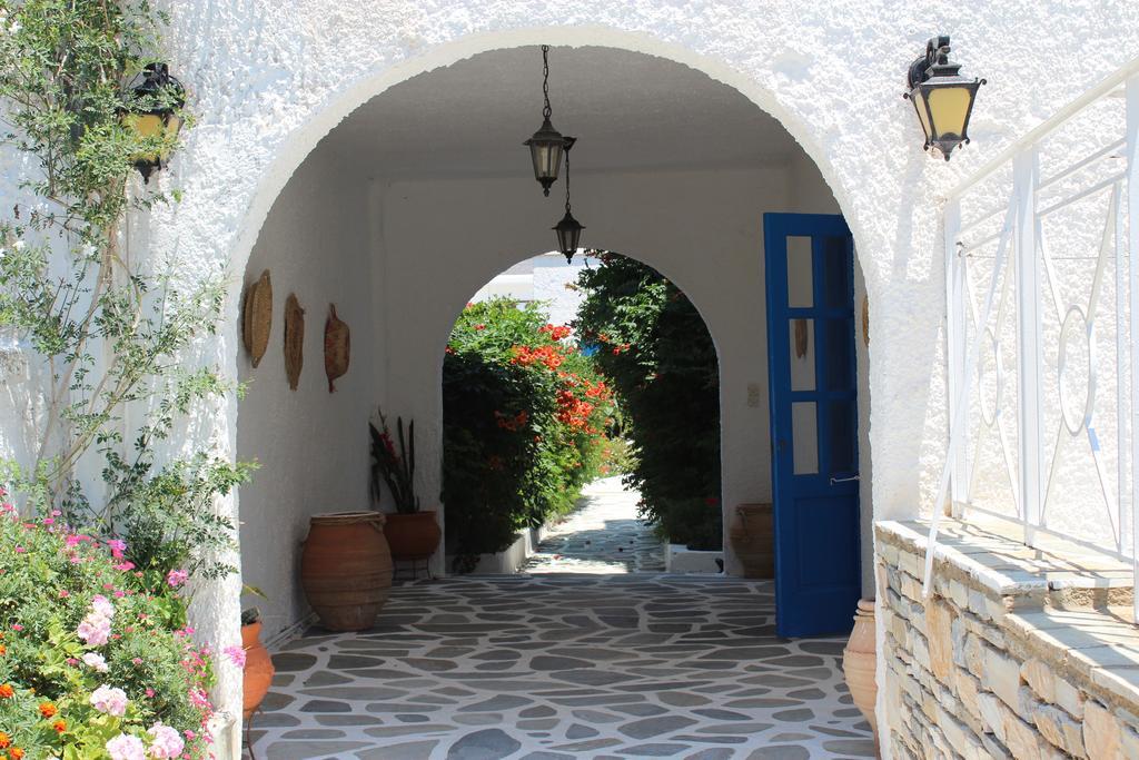Mare Monte Hotel Иос Хора Екстериор снимка