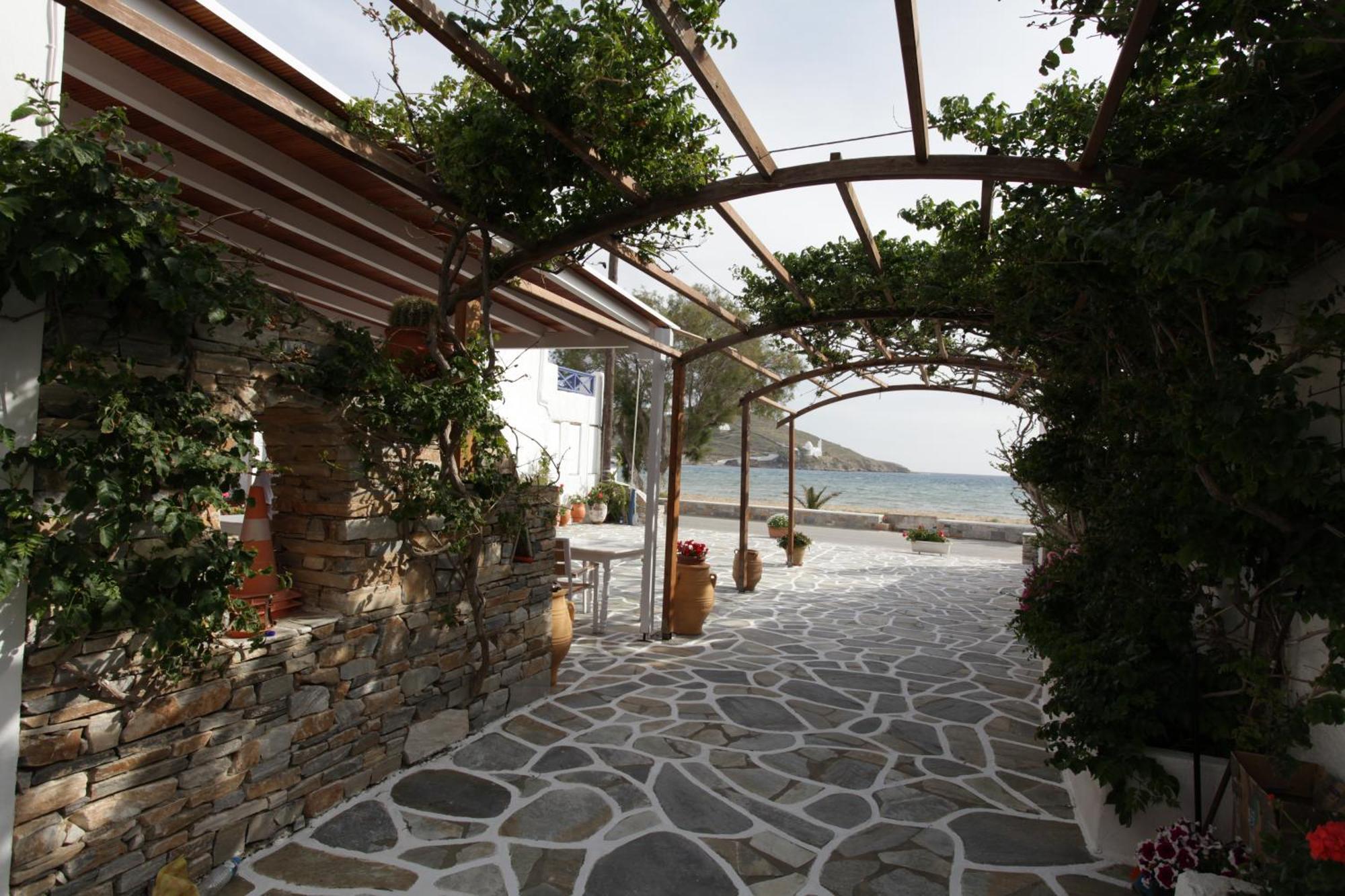 Mare Monte Hotel Иос Хора Екстериор снимка