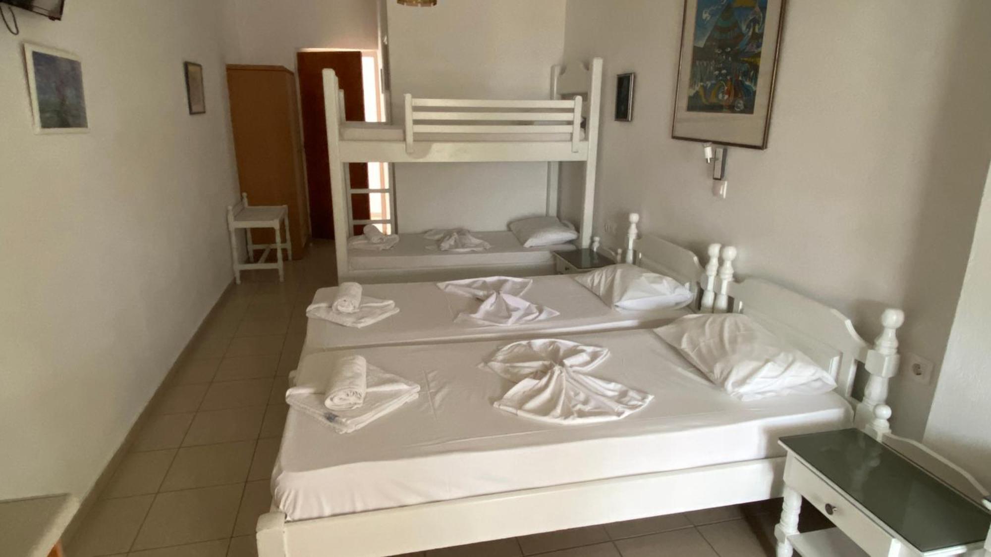 Mare Monte Hotel Иос Хора Екстериор снимка