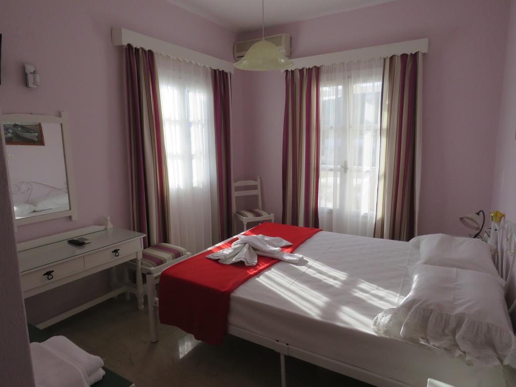 Mare Monte Hotel Иос Хора Екстериор снимка
