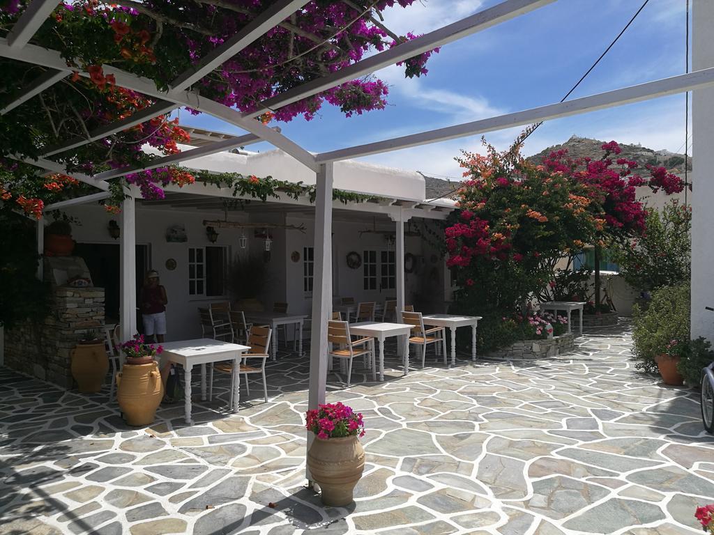 Mare Monte Hotel Иос Хора Екстериор снимка