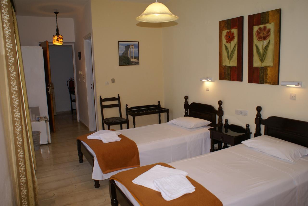 Mare Monte Hotel Иос Хора Екстериор снимка