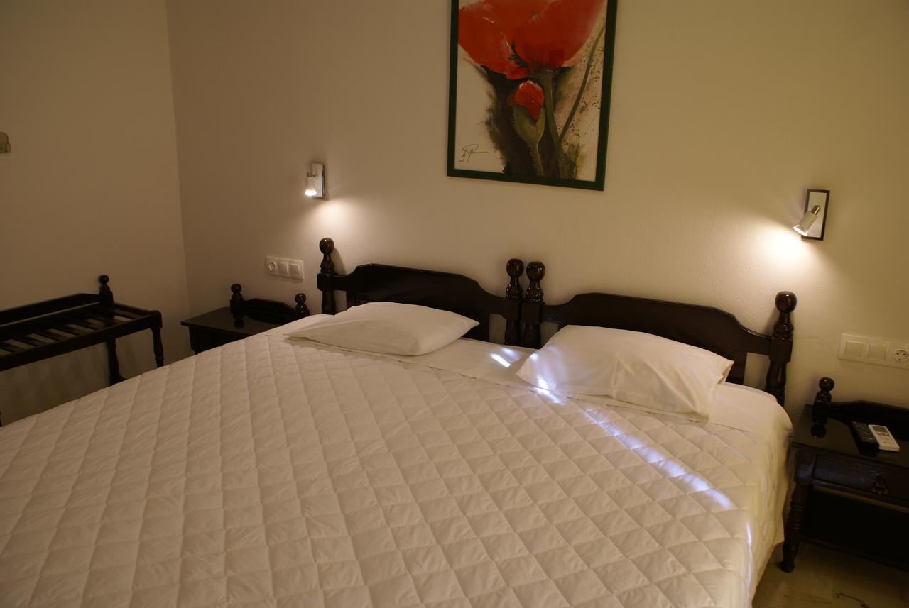 Mare Monte Hotel Иос Хора Екстериор снимка