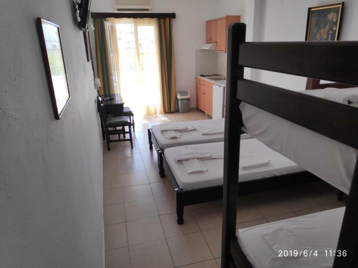 Mare Monte Hotel Иос Хора Екстериор снимка